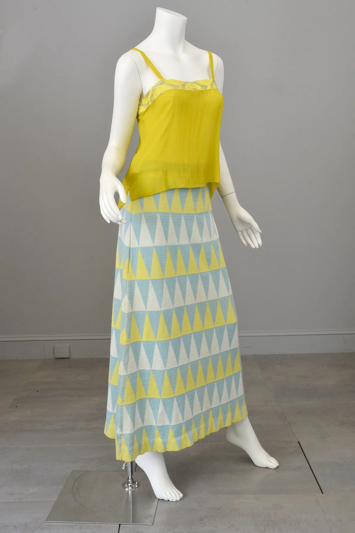 1970s Geometric Triangles Retro Knit A-Line Maxi Skirt