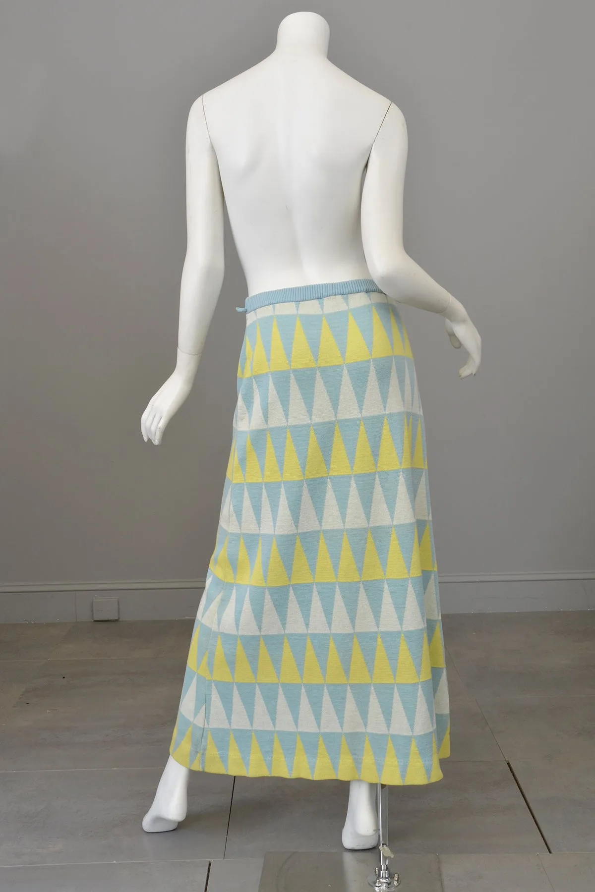 1970s Geometric Triangles Retro Knit A-Line Maxi Skirt