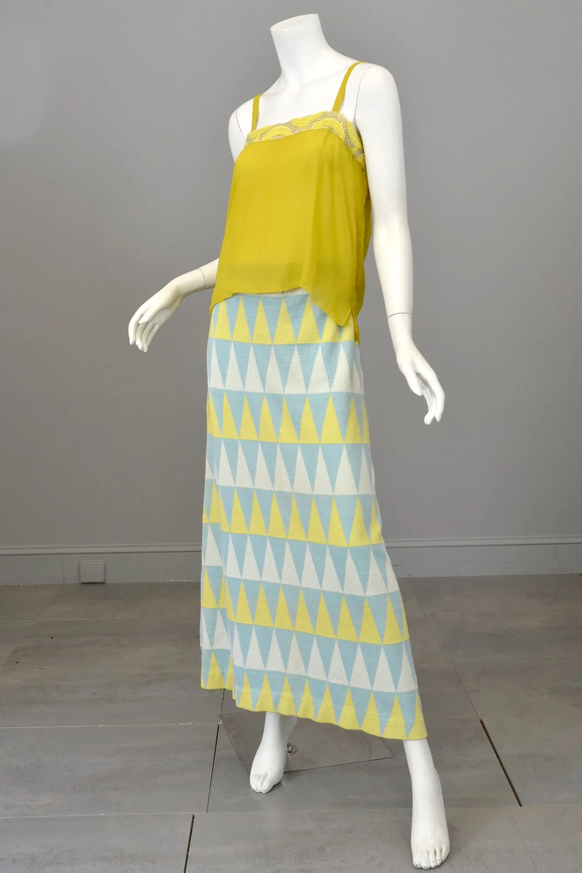 1970s Geometric Triangles Retro Knit A-Line Maxi Skirt