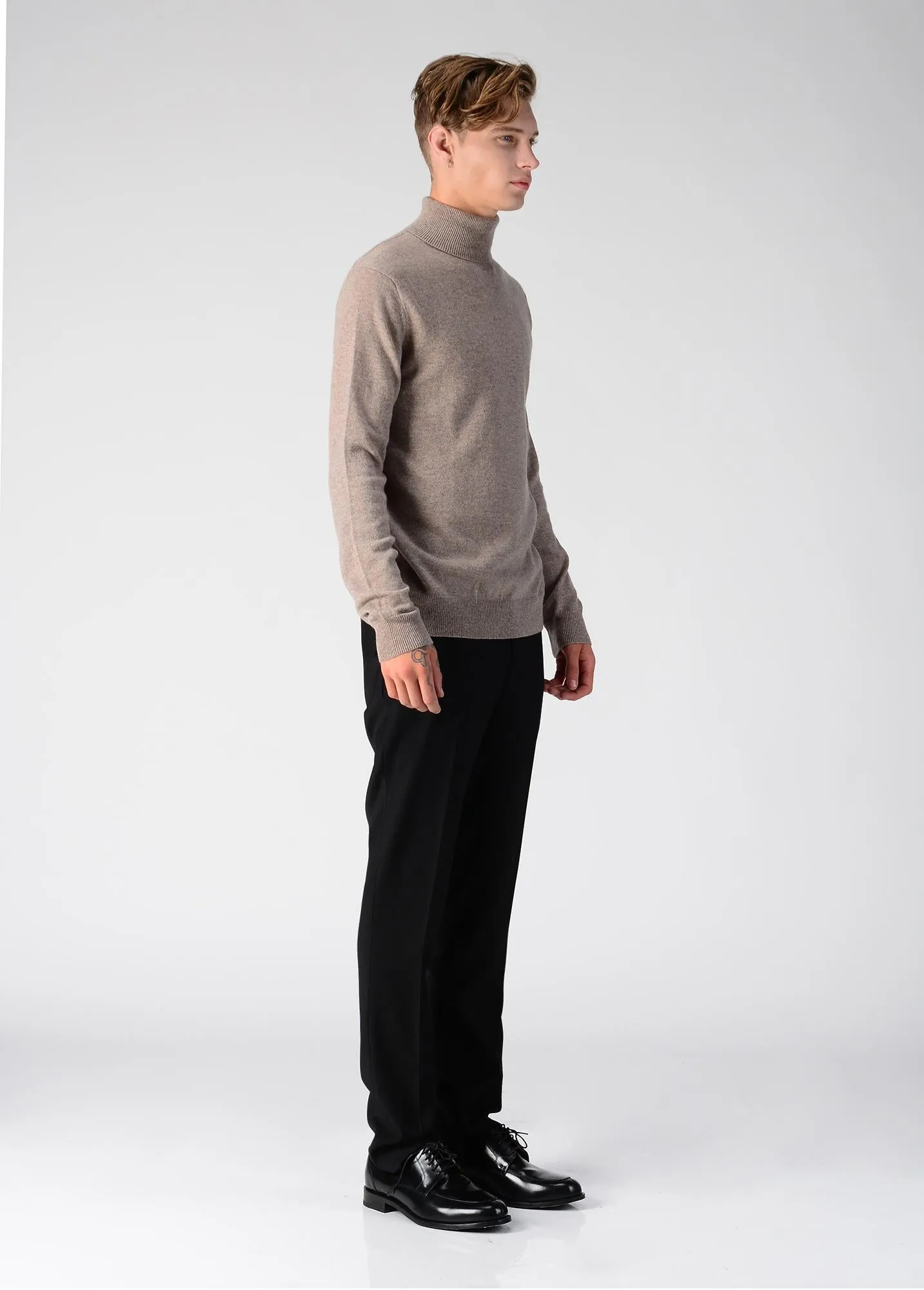 Men Turtleneck Sweater_Beige