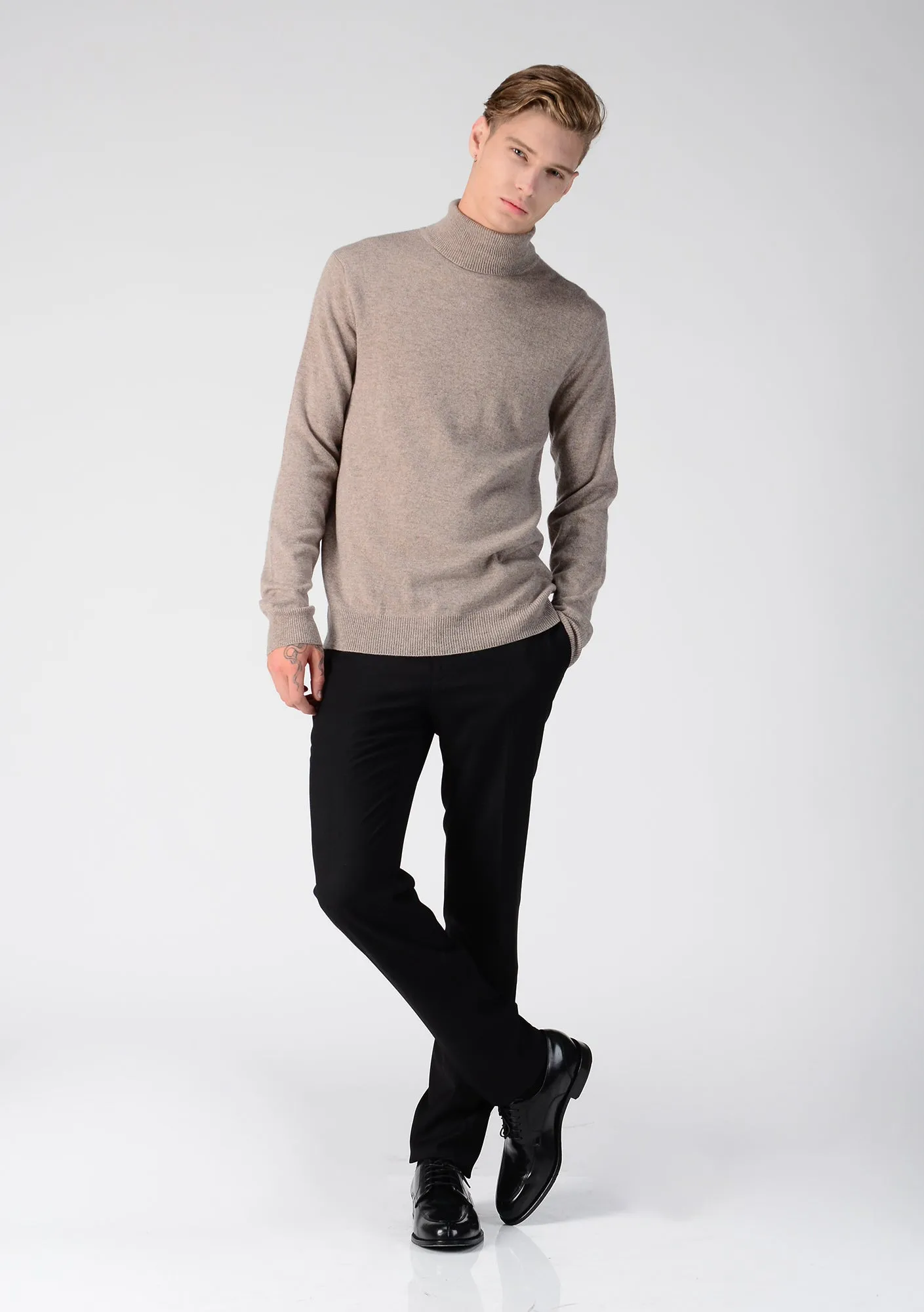 Men Turtleneck Sweater_Beige